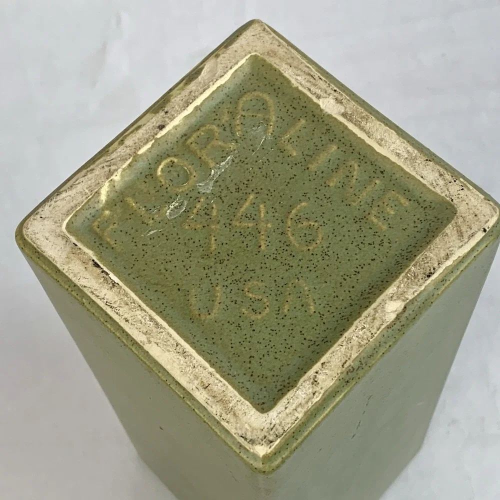 McCoy Floraline Green Vase Vintage Rare USA Ceramic Pottery Speckled MCM 446